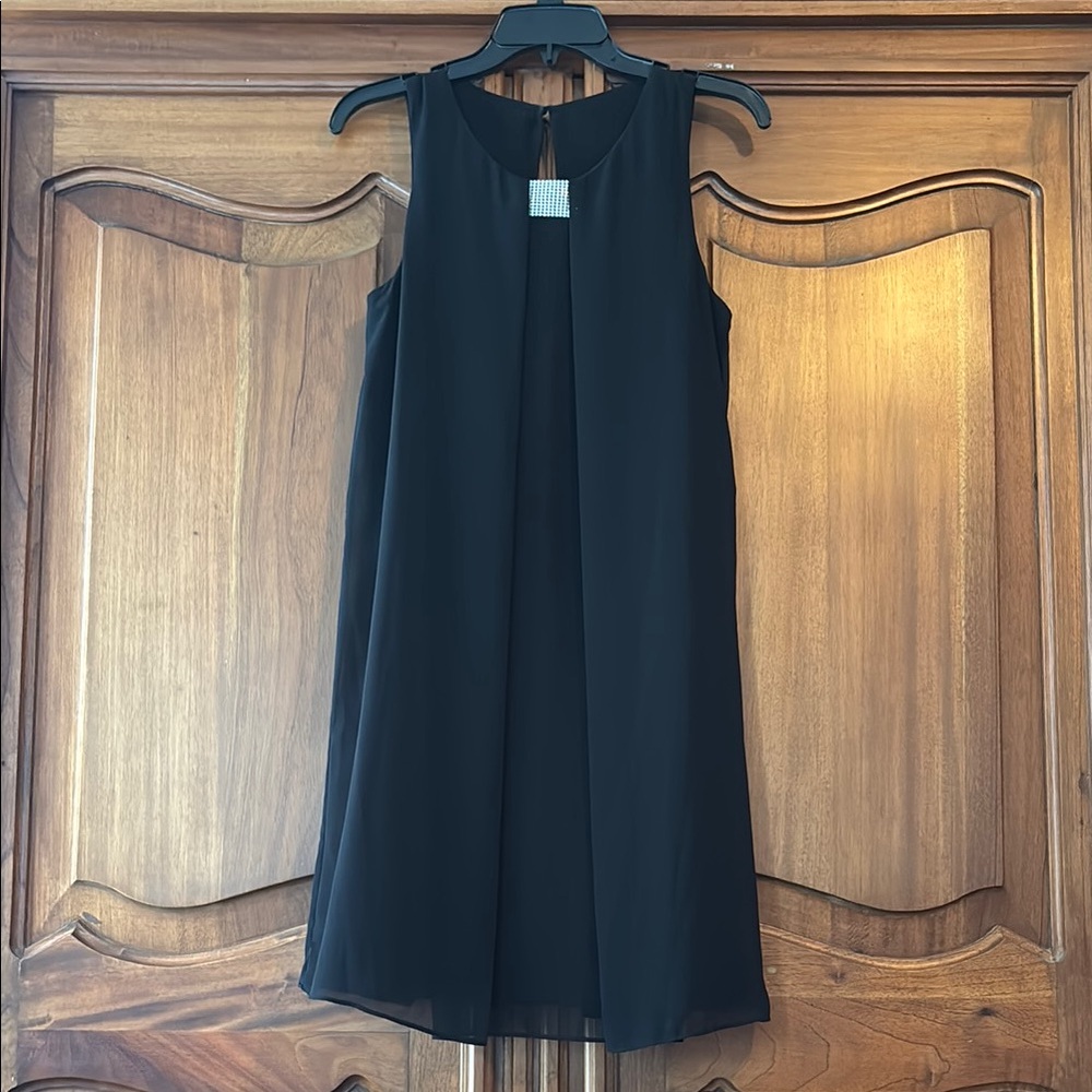 Elegant Black Sleeveless Dress